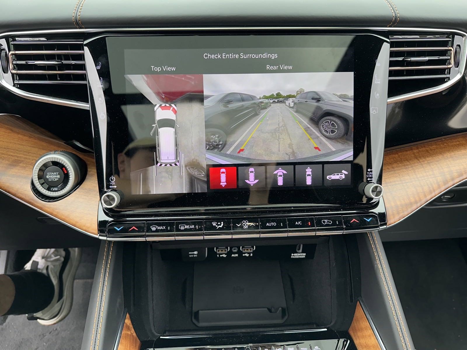 New 2023 Jeep Grand Wagoneer Series III image 12