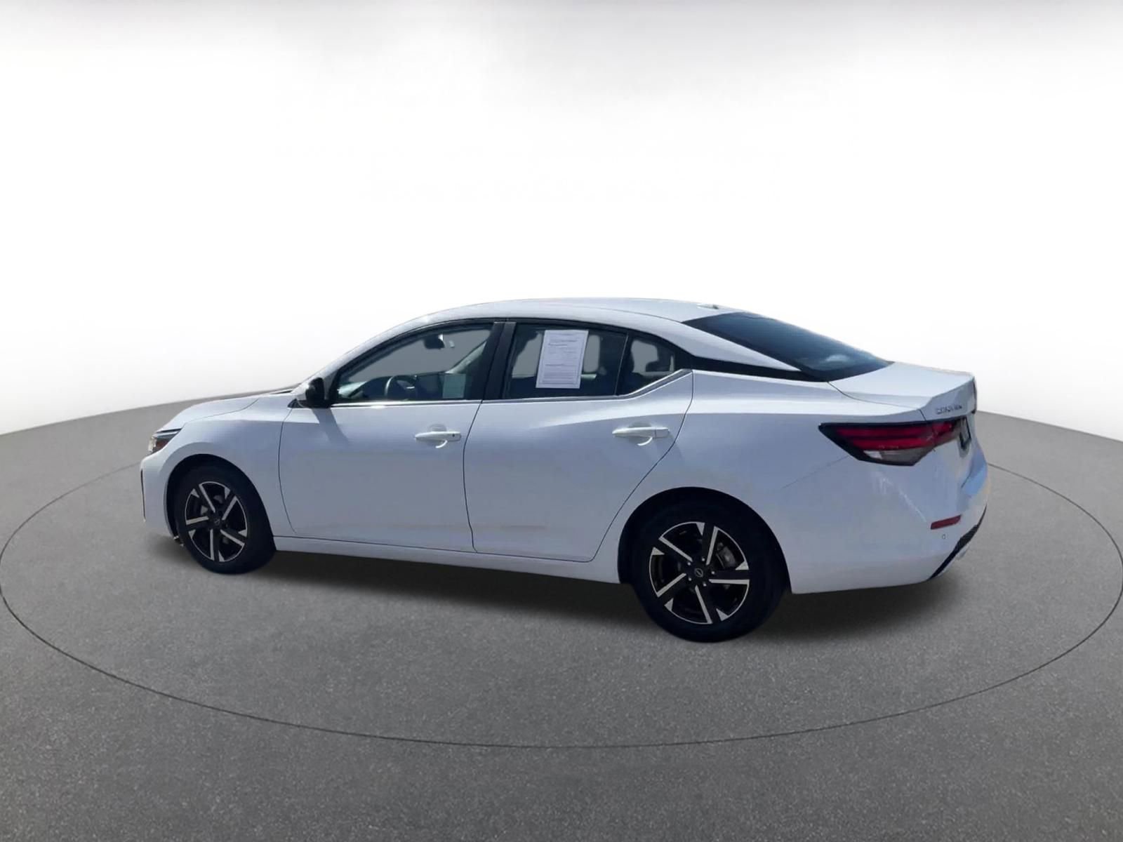 Used 2025 Nissan Sentra SV image 10