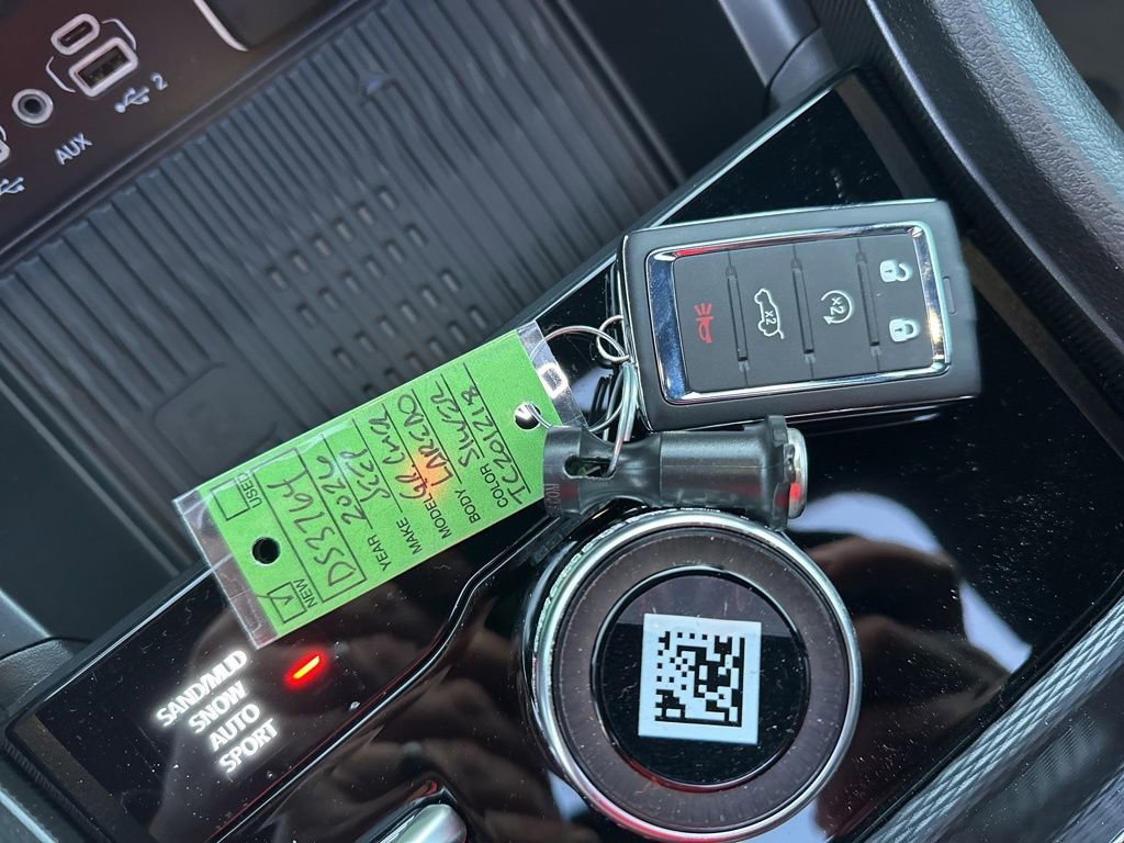 New 2026 Jeep Grand Cherokee Laredo image 30