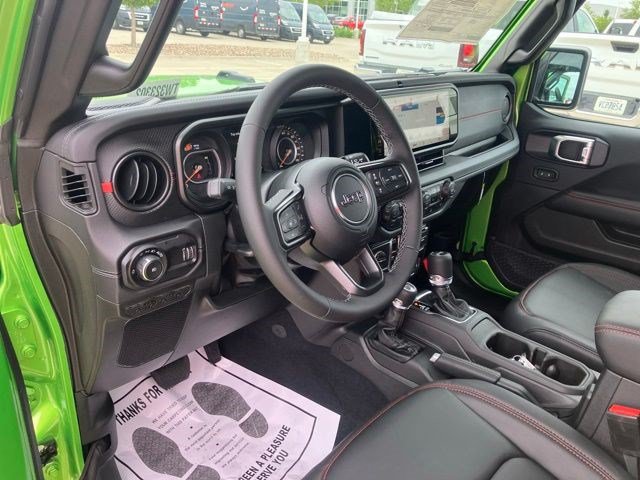 New 2026 Jeep Wrangler Unlimited Rubicon w/ Xtreme 35 Tire Package AWD/4WD image 15