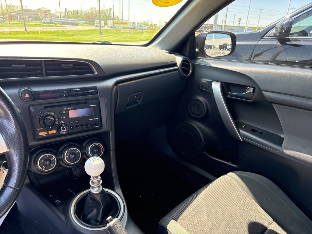 Used 2013 Scion tC FWD image 23