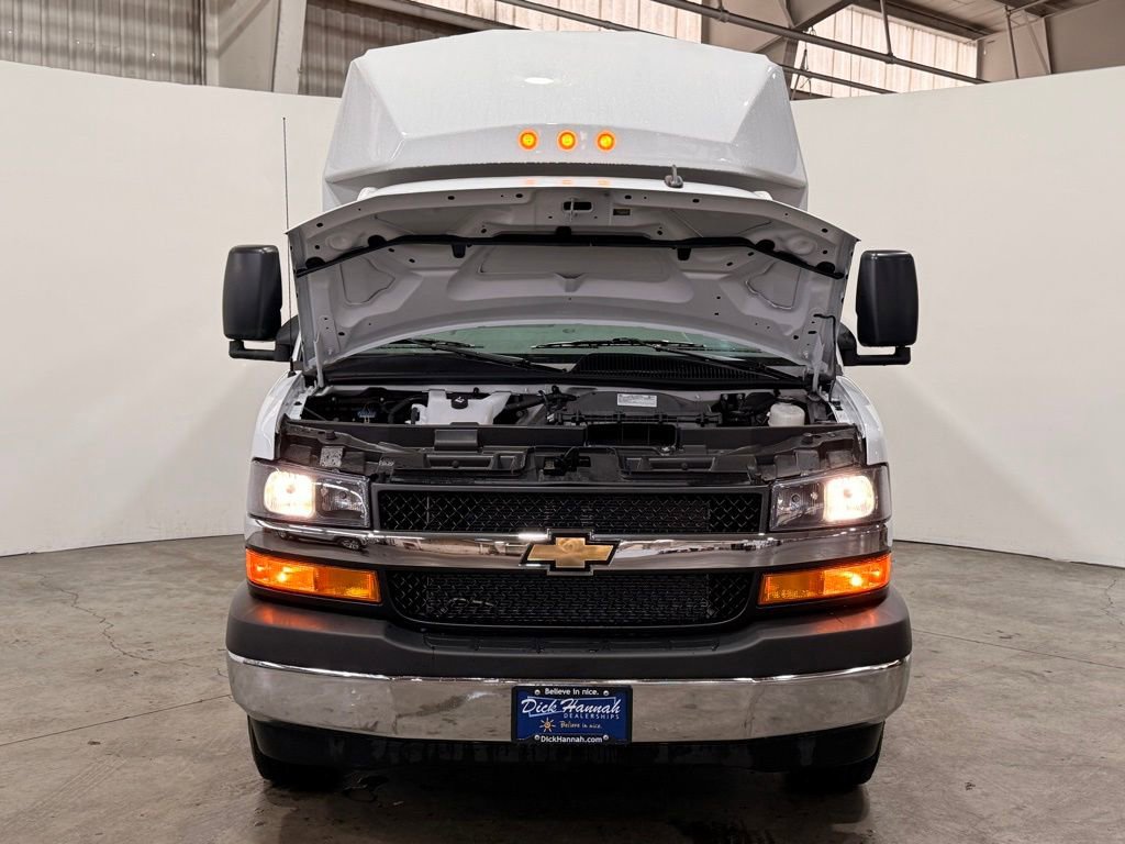 New 2025 Chevrolet Express 3500 Work Van w/ Power Convenience Package image 5