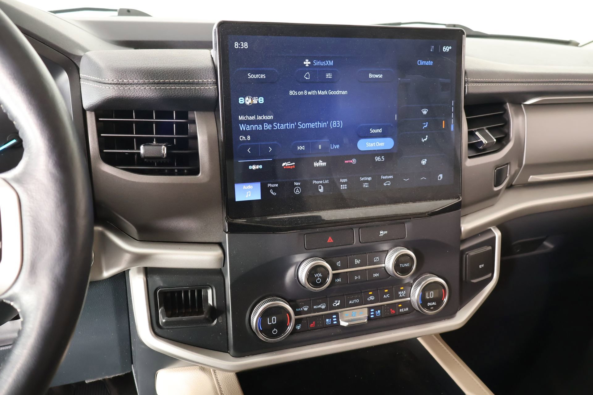 Used 2022 Ford Expedition XLT RWD image 5
