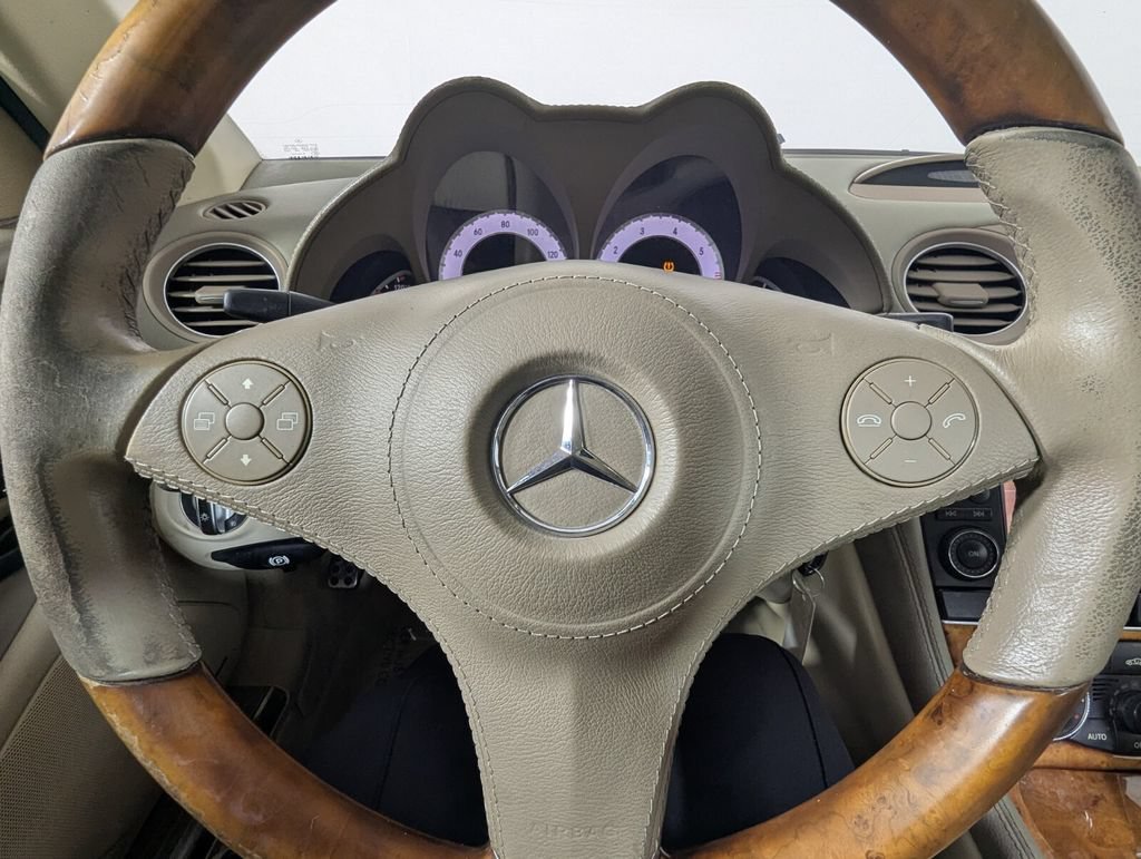 Used 2009 Mercedes-Benz SL 550 image 16