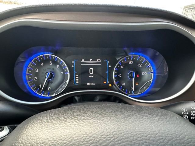 Used 2017 Chrysler Pacifica Touring-L image 30