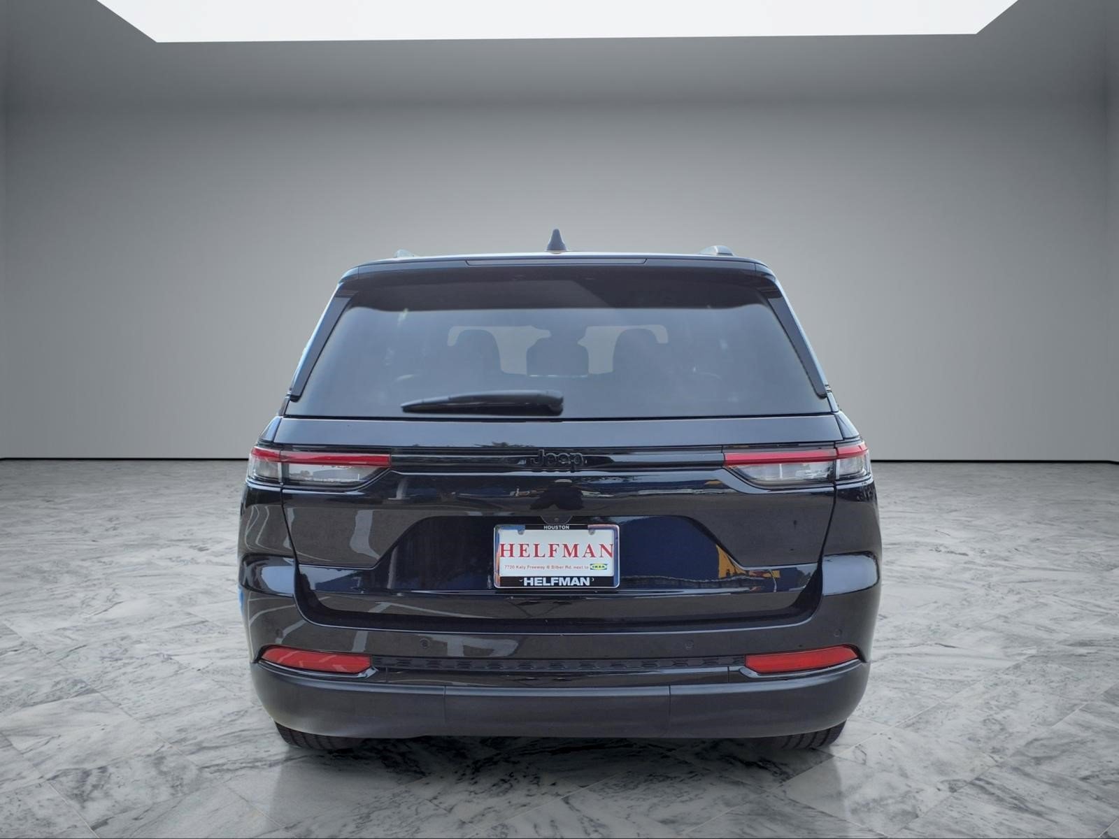Used 2023 Jeep Grand Cherokee Altitude RWD image 6