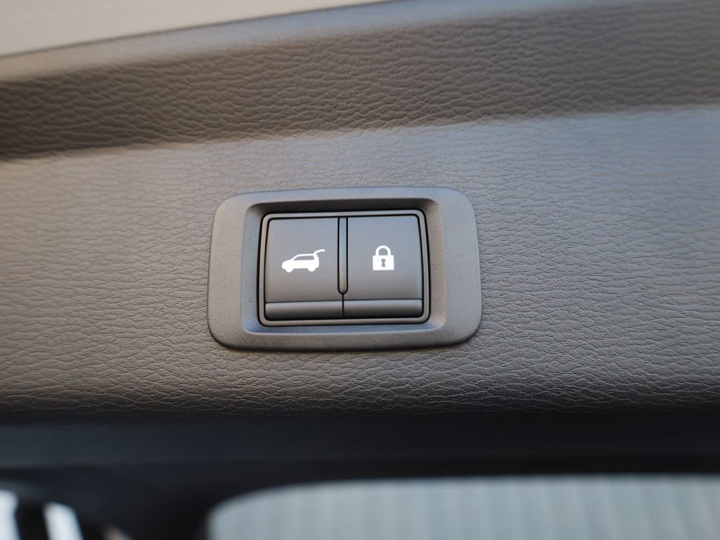 New 2025 Mitsubishi Outlander SE image 23