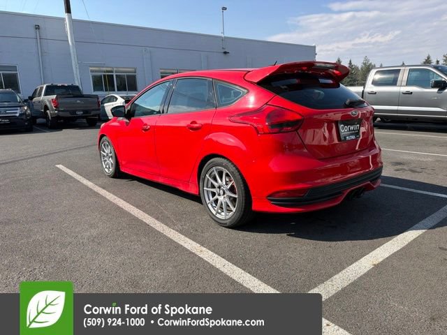 Used 2017 Ford Focus ST FWD image 7