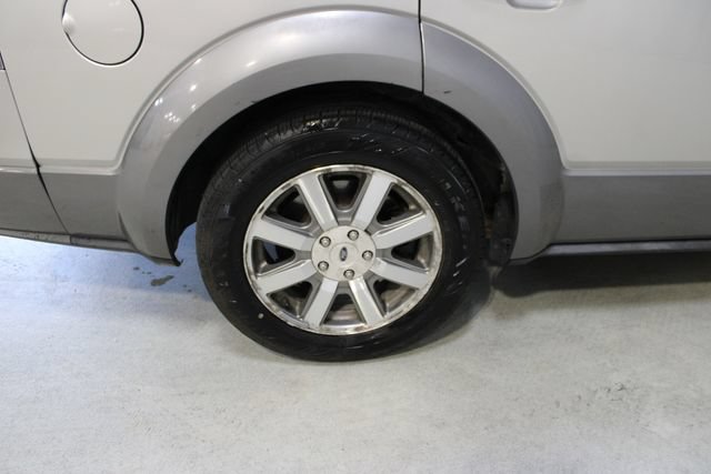 Used 2008 Ford Taurus X SEL FWD image 31