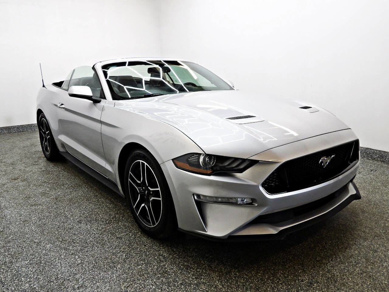 Used 2018 Ford Mustang Premium w/ Equipment Group 201A image 9