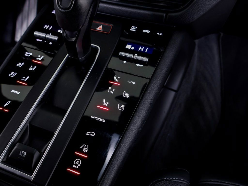 Certified 2023 Porsche Macan S image 16