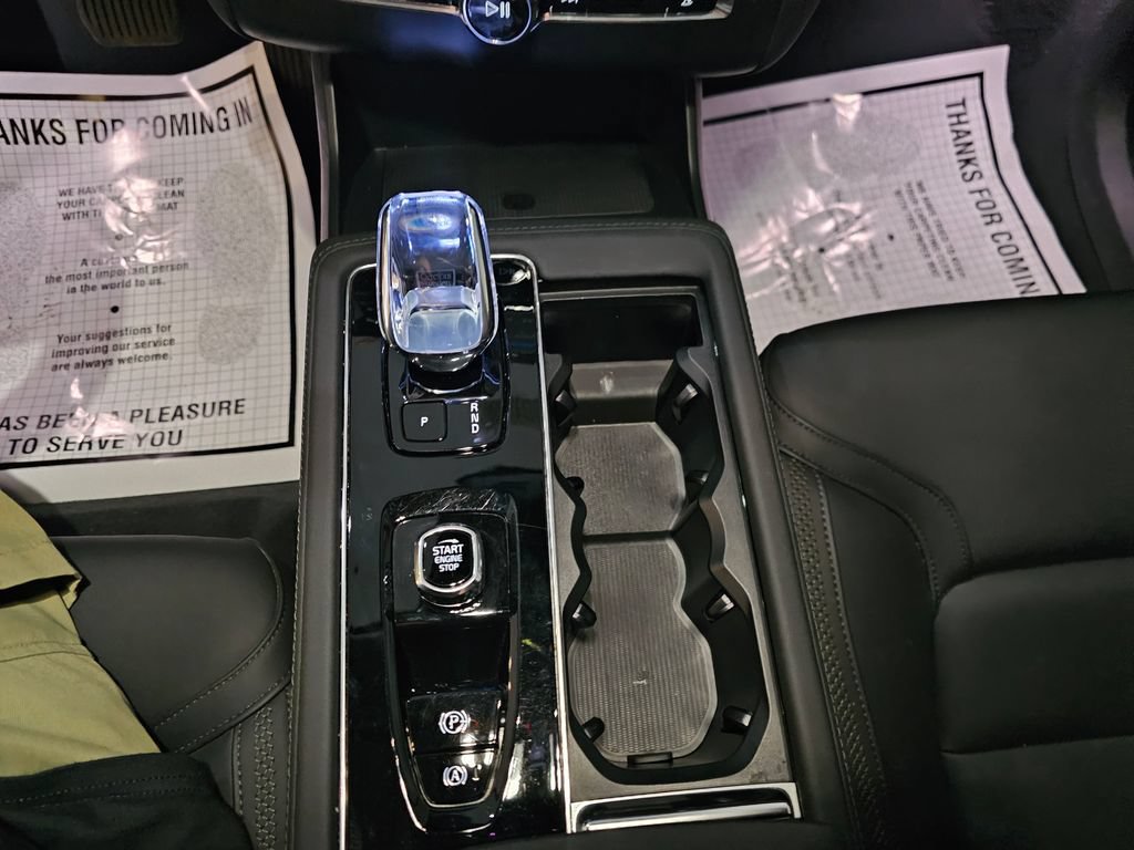 Certified 2025 Volvo XC90 B5 Core AWD/4WD image 23
