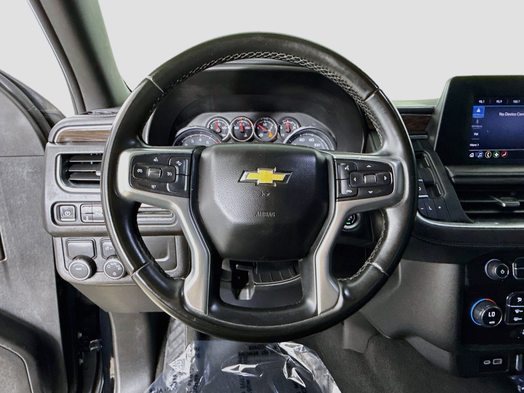 Used 2023 Chevrolet Suburban LS RWD image 13