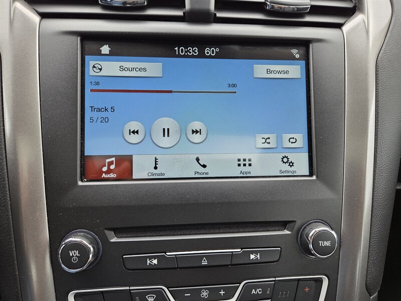 Used 2018 Ford Fusion SE w/ Fusion SE Technology Package FWD image 19