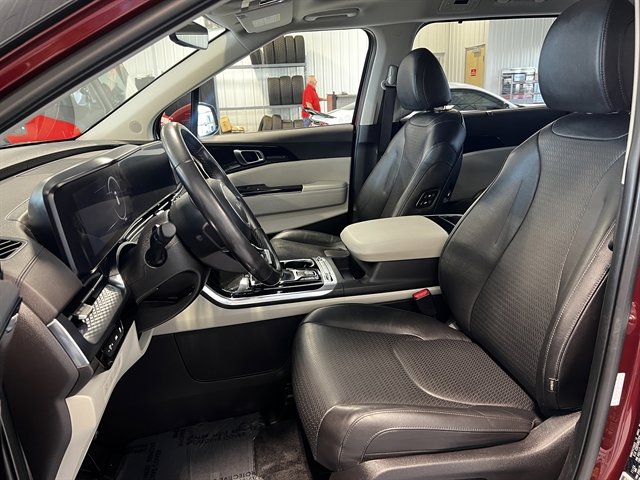 Used 2024 Kia Carnival SX Prestige image 12