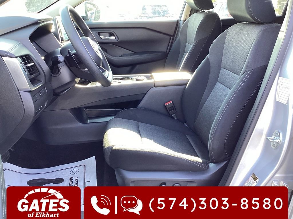 Used 2024 Nissan Rogue SV image 14