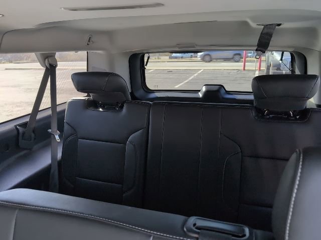Used 2018 Chevrolet Suburban LT image 14