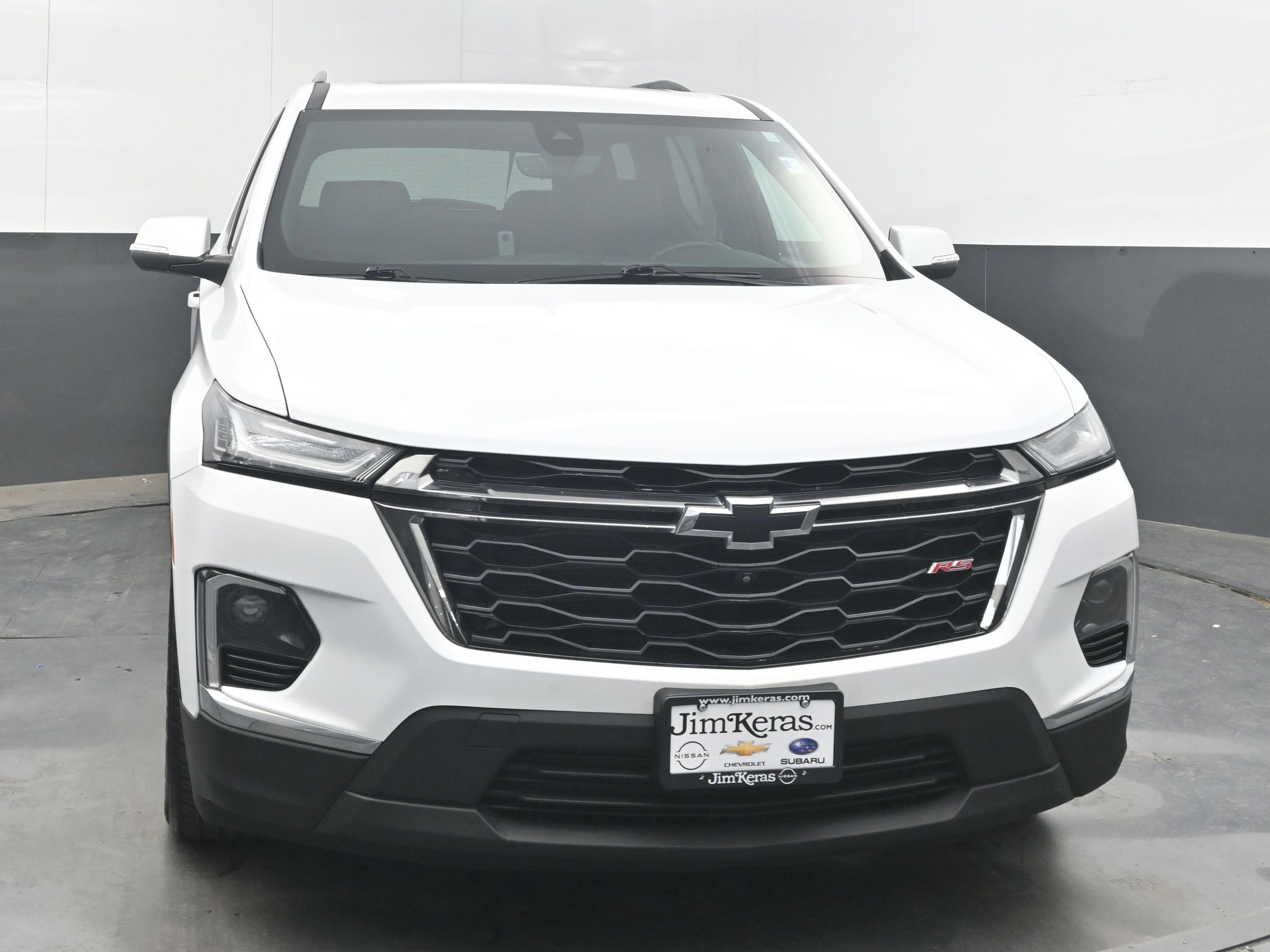 Used 2023 Chevrolet Traverse RS image 2