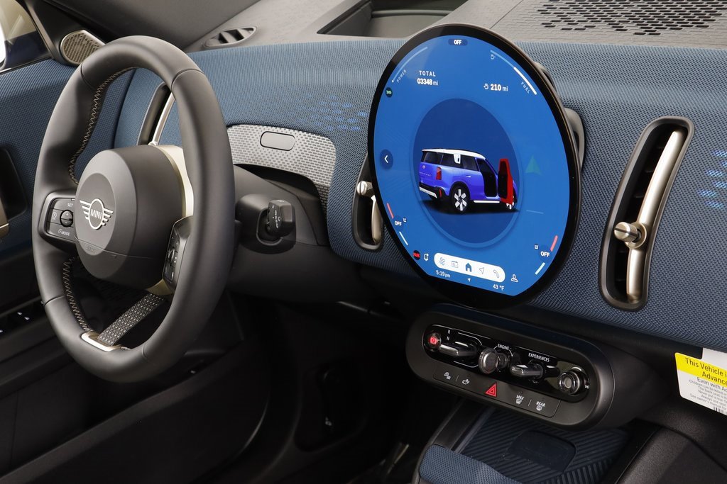 Certified 2025 MINI Cooper Countryman S w/ Comfort Package Max image 20