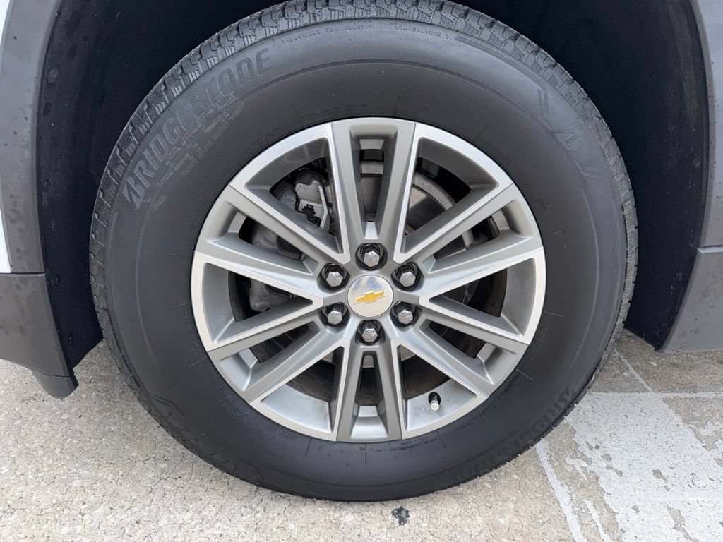 Used 2023 Chevrolet Traverse LT FWD image 44