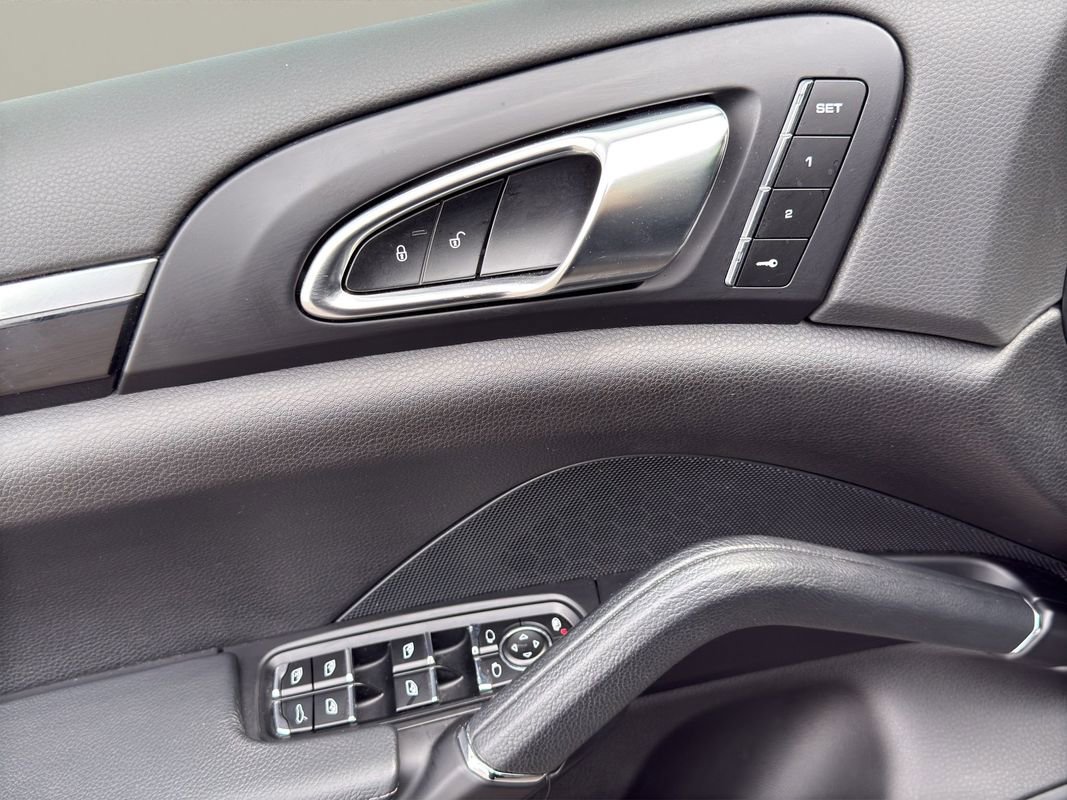 Used 2016 Porsche Cayenne image 12