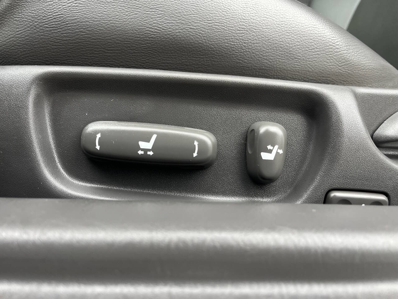 Used 2004 Toyota Solara SLE image 13