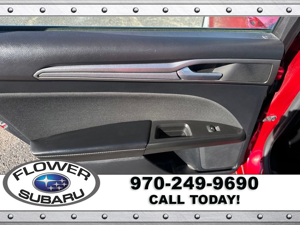 Used 2020 Ford Fusion SE FWD image 21
