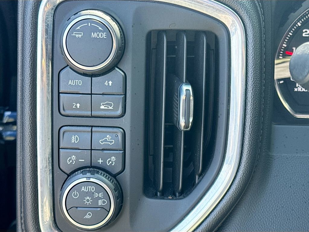 Used 2020 Chevrolet Silverado 1500 LTZ image 11