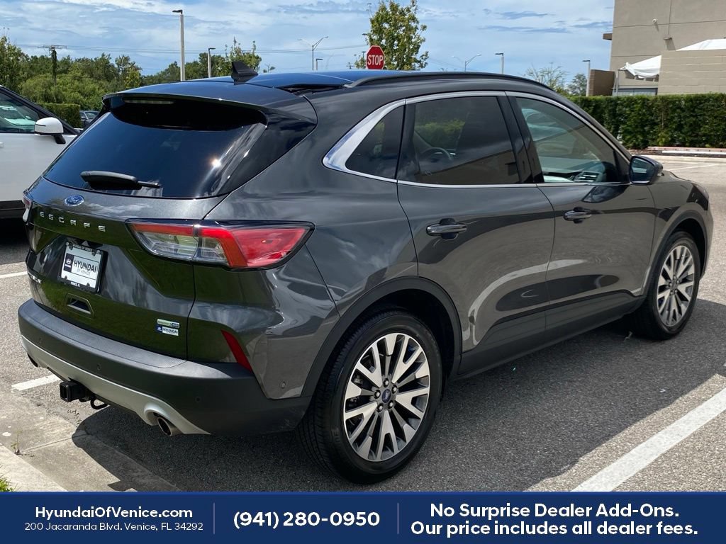 Used 2020 Ford Escape Titanium w/ Titanium Premium Package 2.0 AWD/4WD image 14