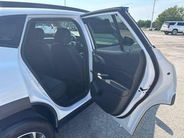 Certified 2025 Chevrolet Trax LT w/ Driver Confidence Package FWD image 13