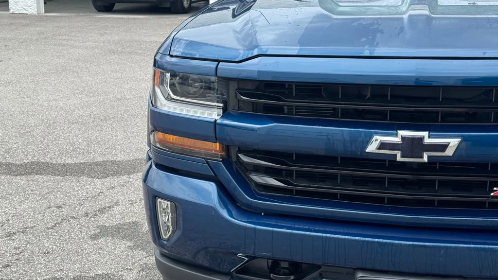 Used 2018 Chevrolet Silverado 1500 LT w/ All Star Edition image 9