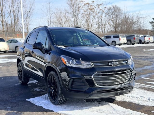 Certified 2022 Chevrolet Trax LT w/ Driver Confidence Package image 2