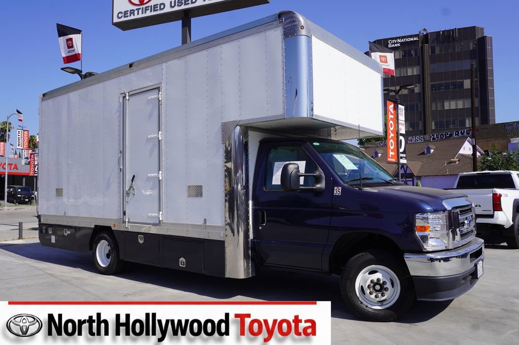 Used 2024 Ford E-450 and Econoline 450 Super Duty w/ Power Windows & Locks Group RWD image 1