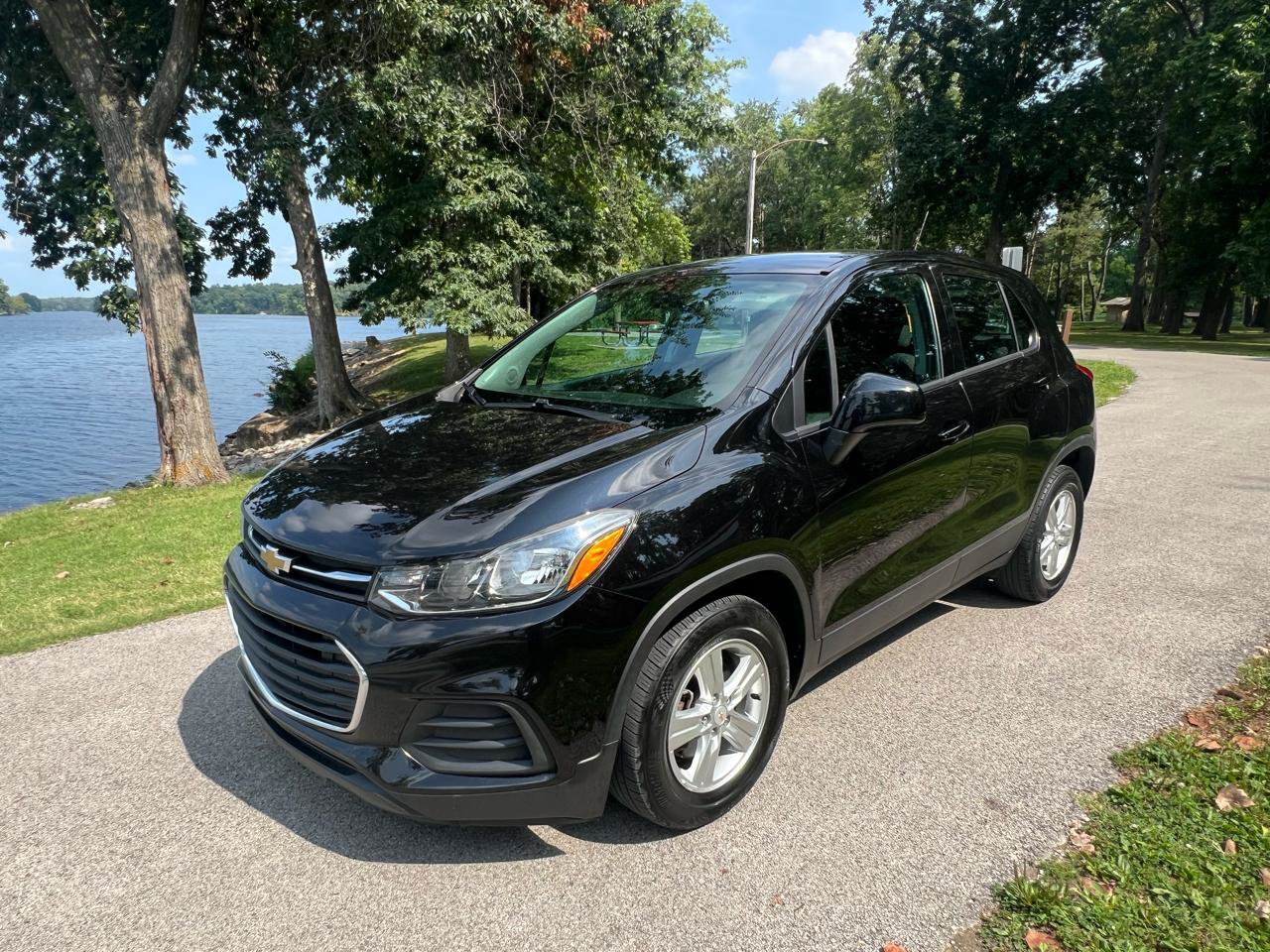 Used 2020 Chevrolet Trax LS FWD image 2