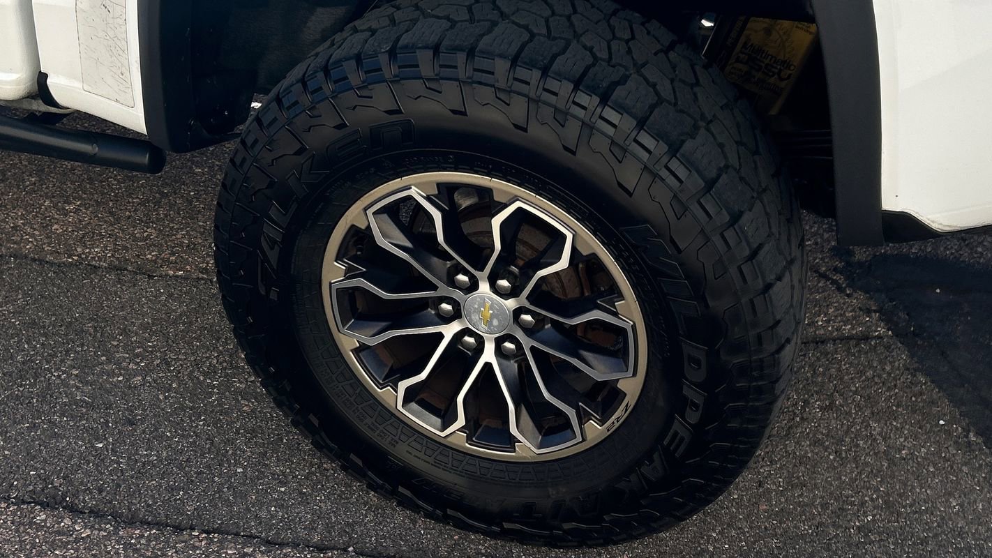 Used 2018 Chevrolet Colorado ZR2 image 14
