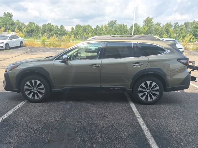 Used 2025 Subaru Outback Touring AWD/4WD image 5