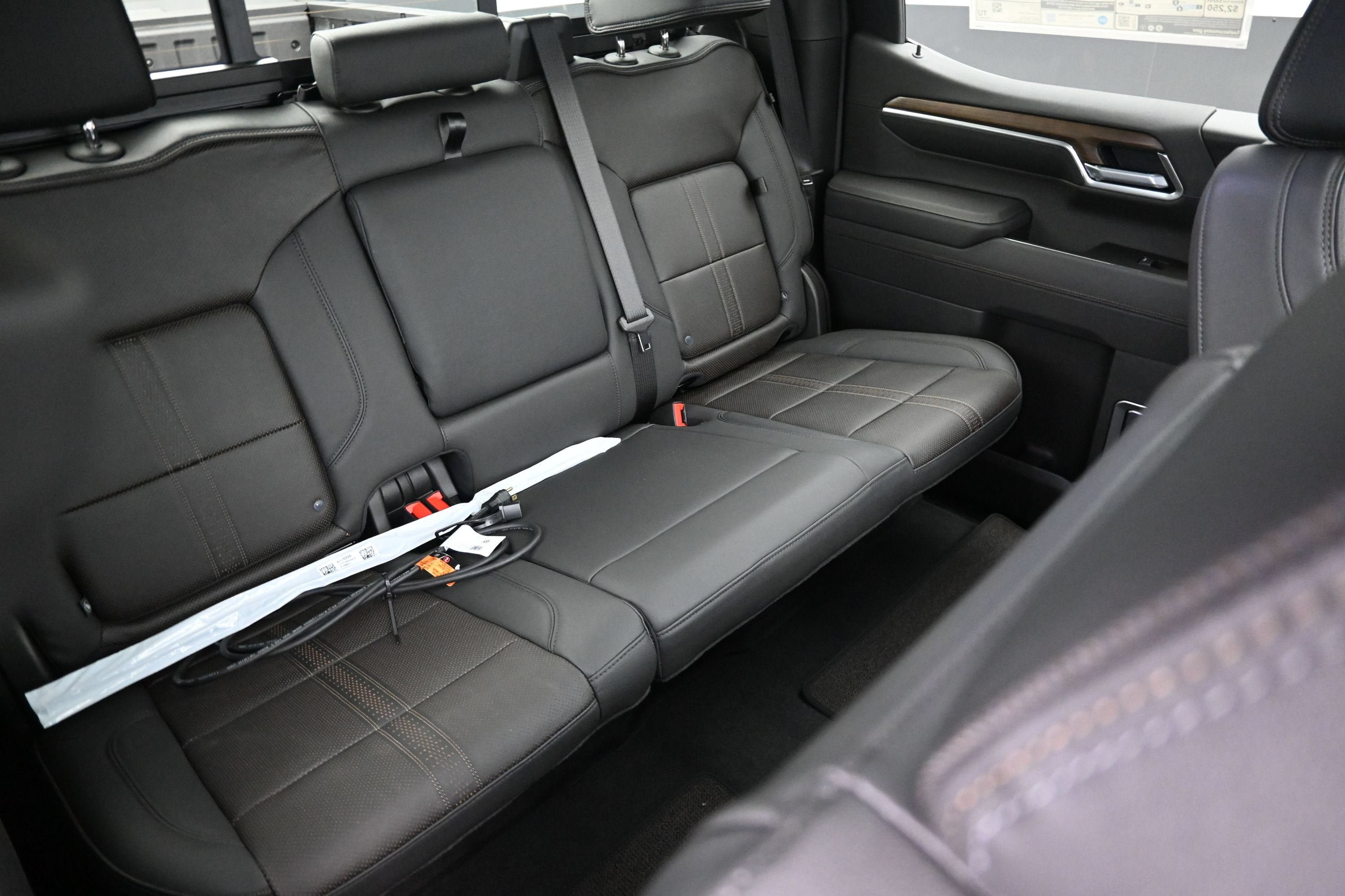 New 2026 Chevrolet Silverado 1500 High Country w/ Midnight Edition AWD/4WD image 32