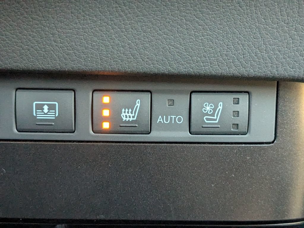 Used 2025 Lexus ES 350 w/ Premium Package FWD image 13