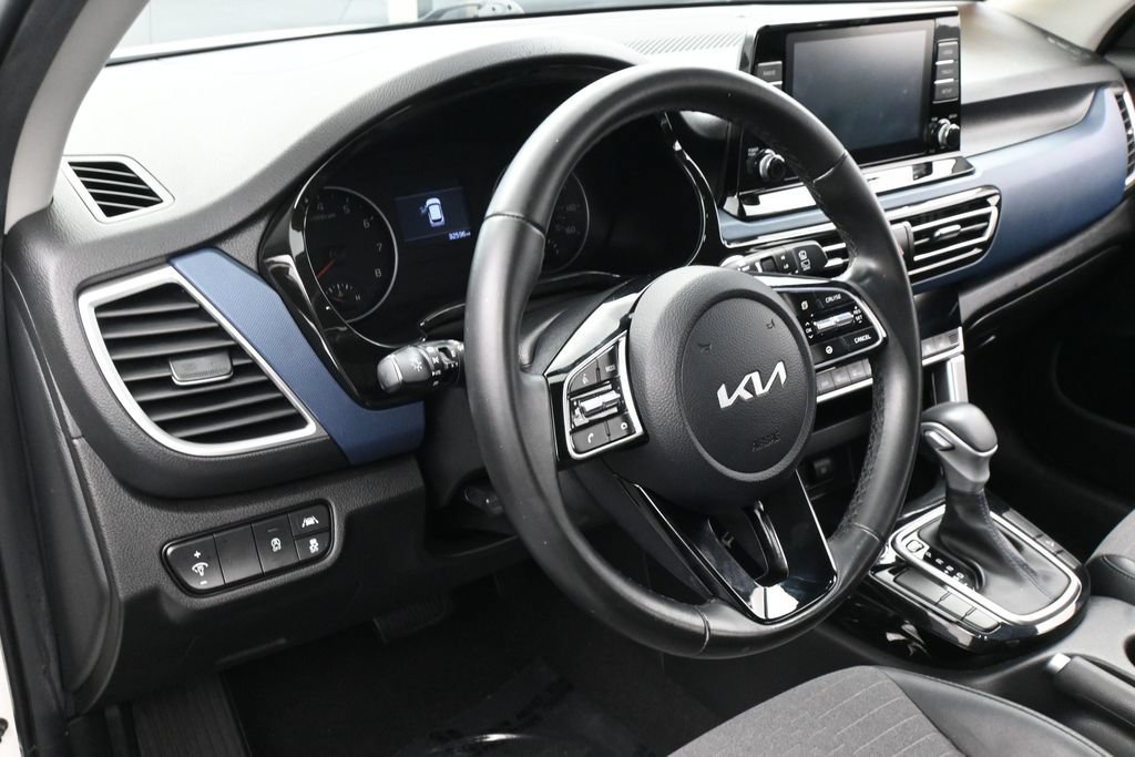 Used 2023 Kia Seltos S FWD image 15