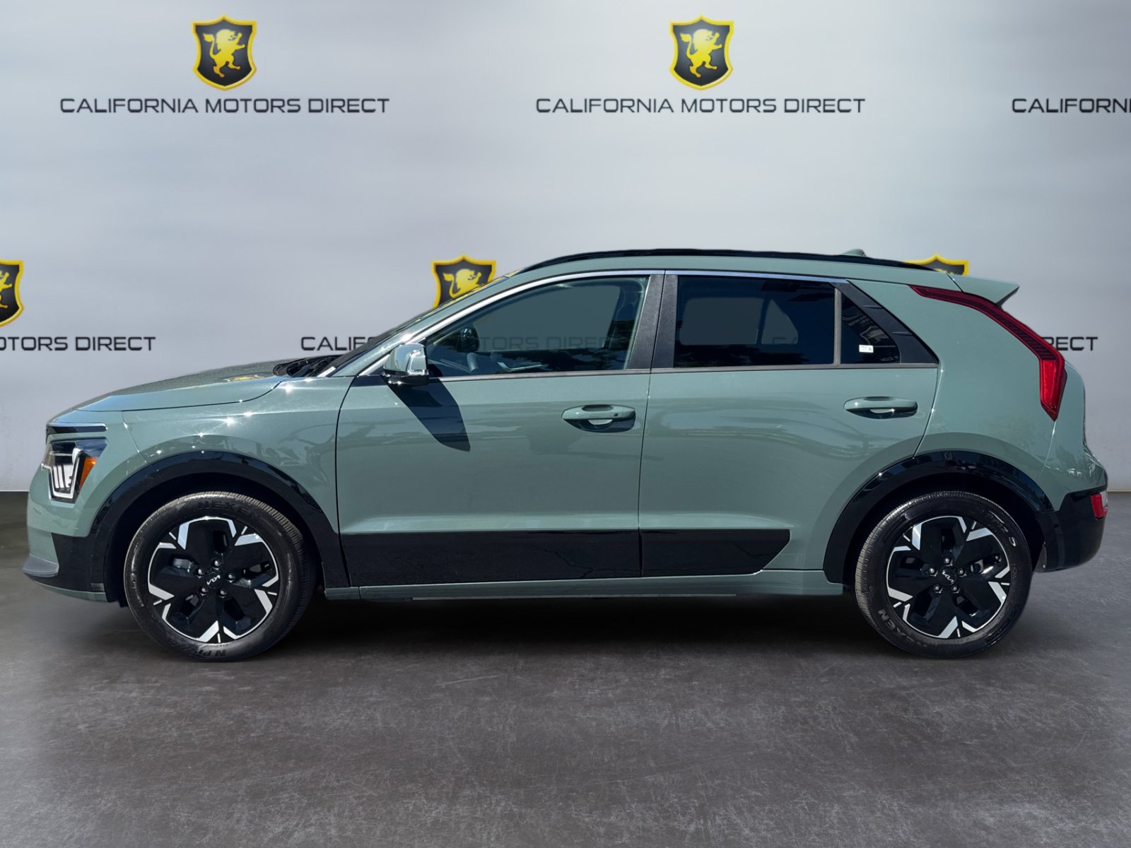 Used 2023 Kia Niro Wind w/ Wind Preserve Package FWD image 2
