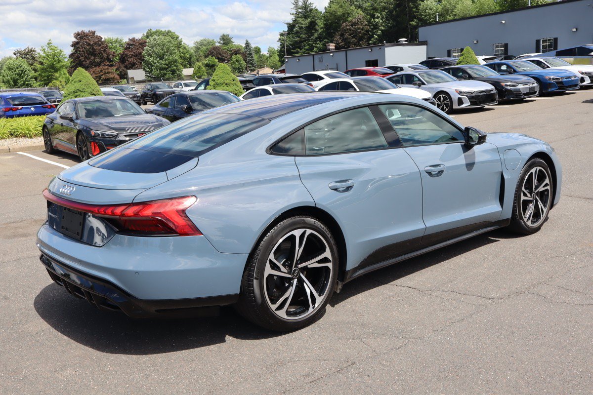 Used 2022 Audi e-tron GT Premium Plus w/ Performance Package AWD/4WD image 5