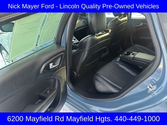 Used 2015 Chrysler 200 S image 16