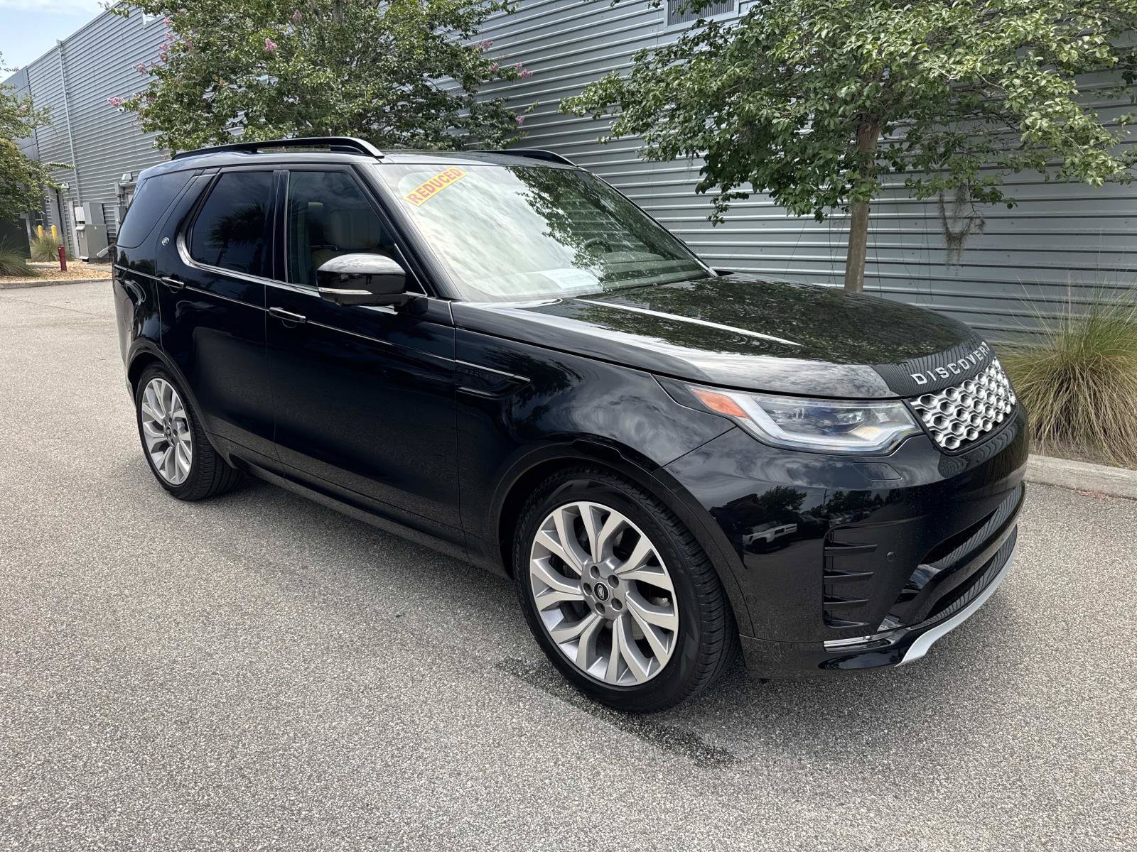 Certified 2026 Land Rover Discovery Limited Edition AWD/4WD image 4