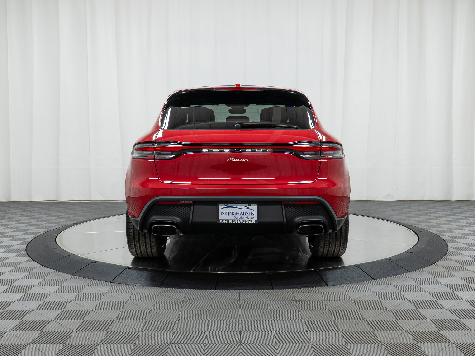 Used 2025 Porsche Macan image 6