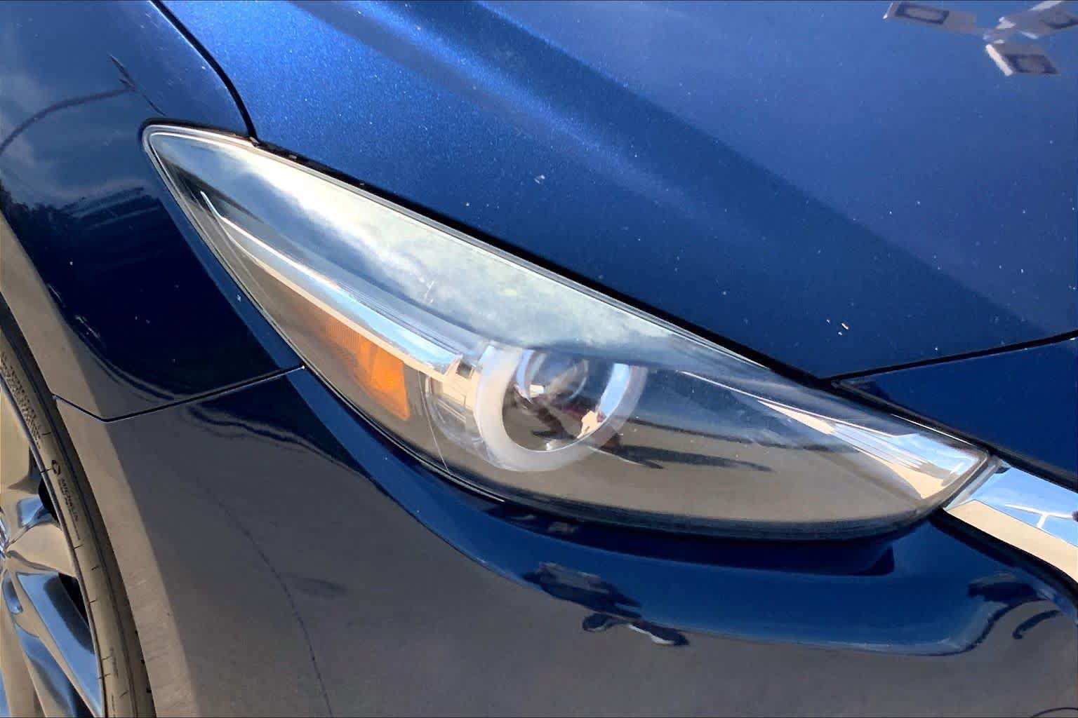 Used 2018 MAZDA MAZDA3 Grand Touring FWD image 26