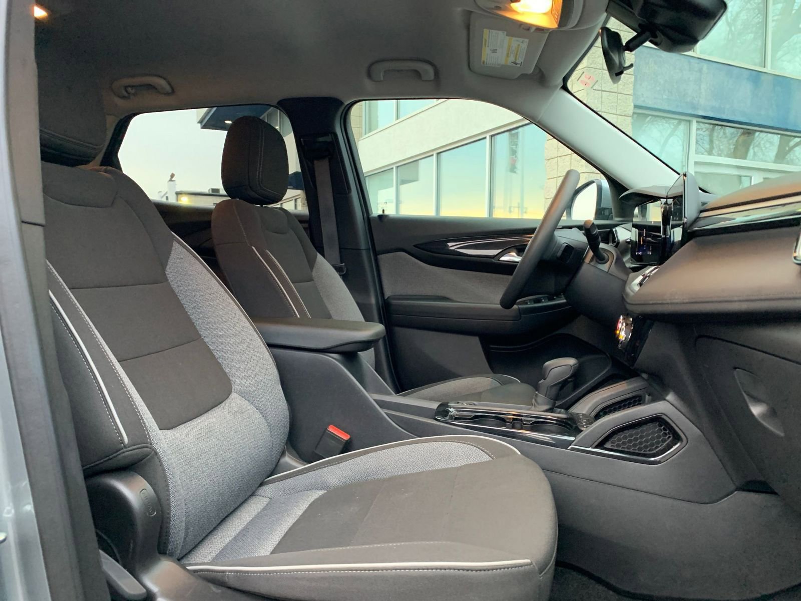 Used 2025 Chevrolet TrailBlazer LT image 34