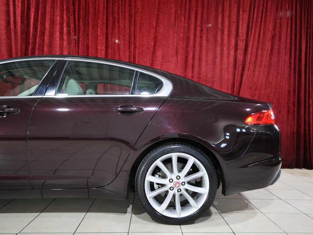 Used 2015 Jaguar XF Sport RWD image 6