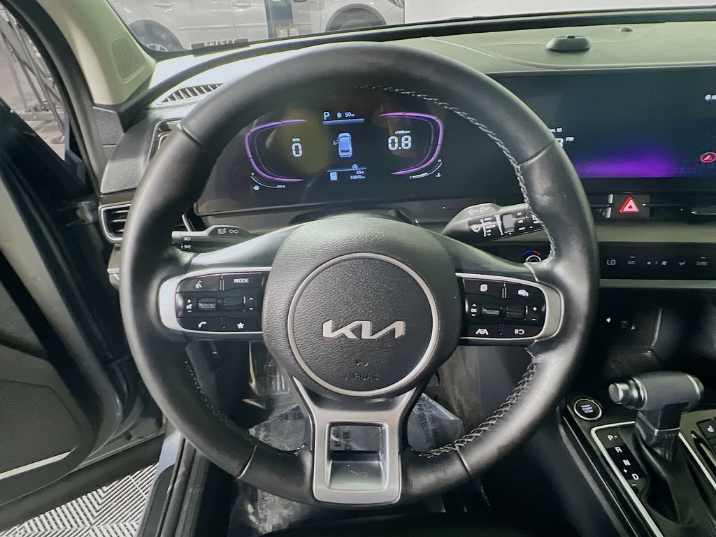 Used 2024 Kia Sportage EX AWD/4WD image 10