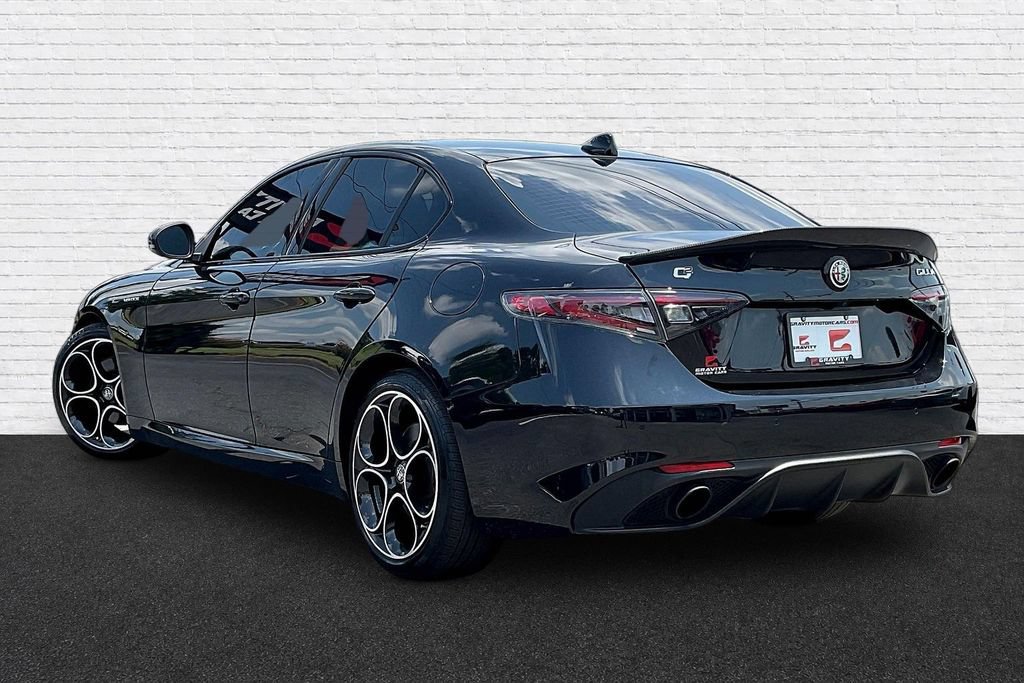 Used 2024 Alfa Romeo Giulia Veloce RWD image 4