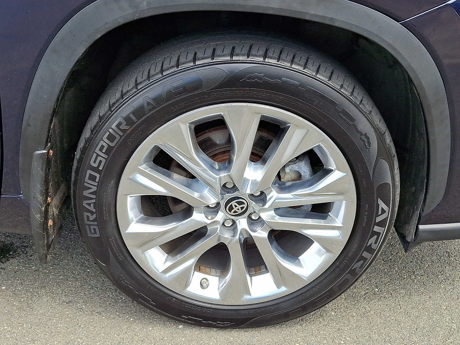 Used 2021 Toyota Highlander Limited AWD/4WD image 8